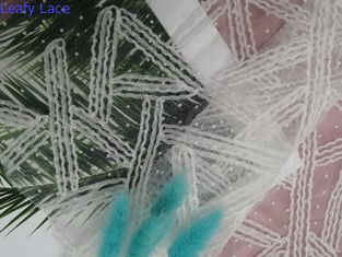 Άσπρο τρισδιάστατο ύφασμα κεντητικής Applique για την κυρία Garment Fabric Lace