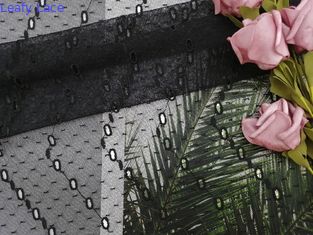 Μαύρο ύφασμα πλέγματος οπών υφάσματος δαντελλών πλέγματος πολυεστέρα κεντημένο σημείο