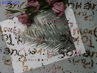 Χρωματισμένο ύφασμα δαντελλών του Tulle τυπωμένο πλέγμα για το φόρεμα βραδιού