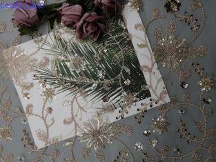 Ρόδινο Floral ύφασμα κεντητικής τσεκιών διακοσμημένο με χάντρες κόμμα για το γαμήλιο φόρεμα