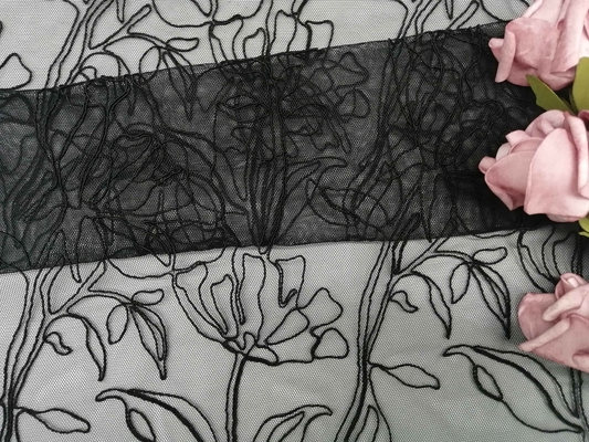 Μαύρο σχοινόδετο Floral κεντημένο σχέδιο ύφασμα 129cm δαντελλών πλάτος