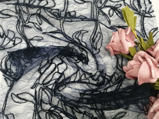 Μαύρο σχοινόδετο Floral κεντημένο σχέδιο ύφασμα 129cm δαντελλών πλάτος