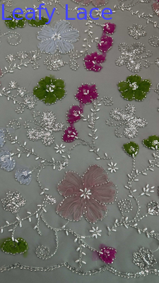Φύλλωμα κεντημένο με χάντρες Ύφασμα πλέγμα Floral για βραδινά φορέματα Σχεδιασμός