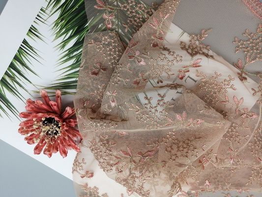 Το μικρό Floral πλέγμα του Tulle χρωμάτισε το κεντημένο ύφασμα δαντελλών από το ναυπηγείο