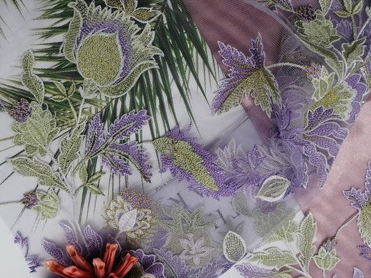 Floral χρωματισμένο κεντημένο ύφασμα δαντελλών για το ένδυμα γυναικών