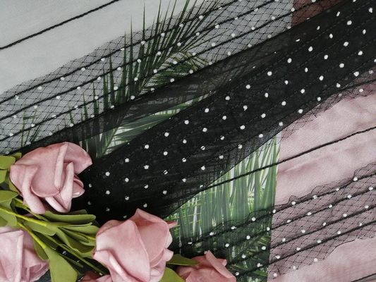 Συγκεντρωμένο ύφασμα πλέγματος σημείων Πόλκα