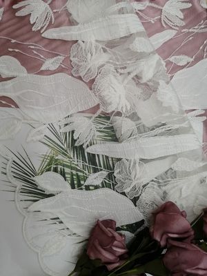 Άσπρο ύφασμα δαντελλών Cutwork κεντητικής του Tulle Applique περικοπών λέιζερ