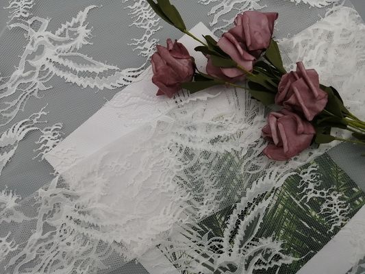 Ελαφρύ άσπρο Chantilly δαντελλών ύφασμα γαμήλιων φορεμάτων υφάσματος νυφικό