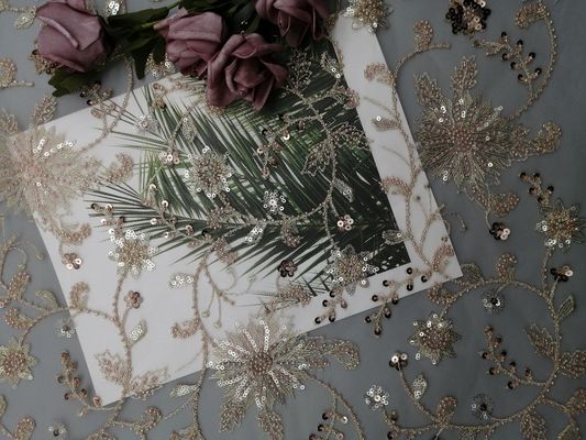 Ρόδινο Floral ύφασμα κεντητικής τσεκιών διακοσμημένο με χάντρες κόμμα για το γαμήλιο φόρεμα