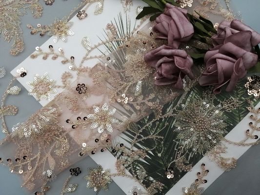 Ρόδινο Floral ύφασμα κεντητικής τσεκιών διακοσμημένο με χάντρες κόμμα για το γαμήλιο φόρεμα